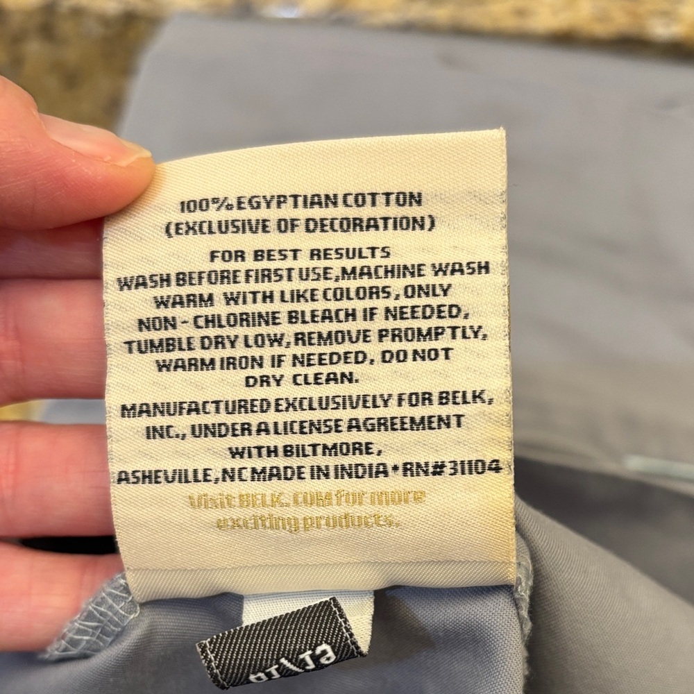 Twin 3 piece set 100% Egyptian cotton Gray Bedding Set. Great condition - Picture 3 of 3